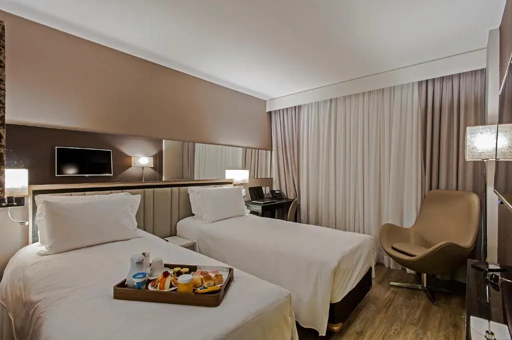 Hotel Atlantico Prime - Quarto Deluxe com 2 Camas de Solteiro